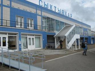 100%-ный пакет акций акционерного общества "Комиавиатранс"